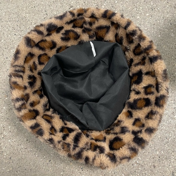 NWT Ed Hardy Love Kills Cheetah Print Faux Fur Bucket Hat w/ Charms - Picture 8 of 10